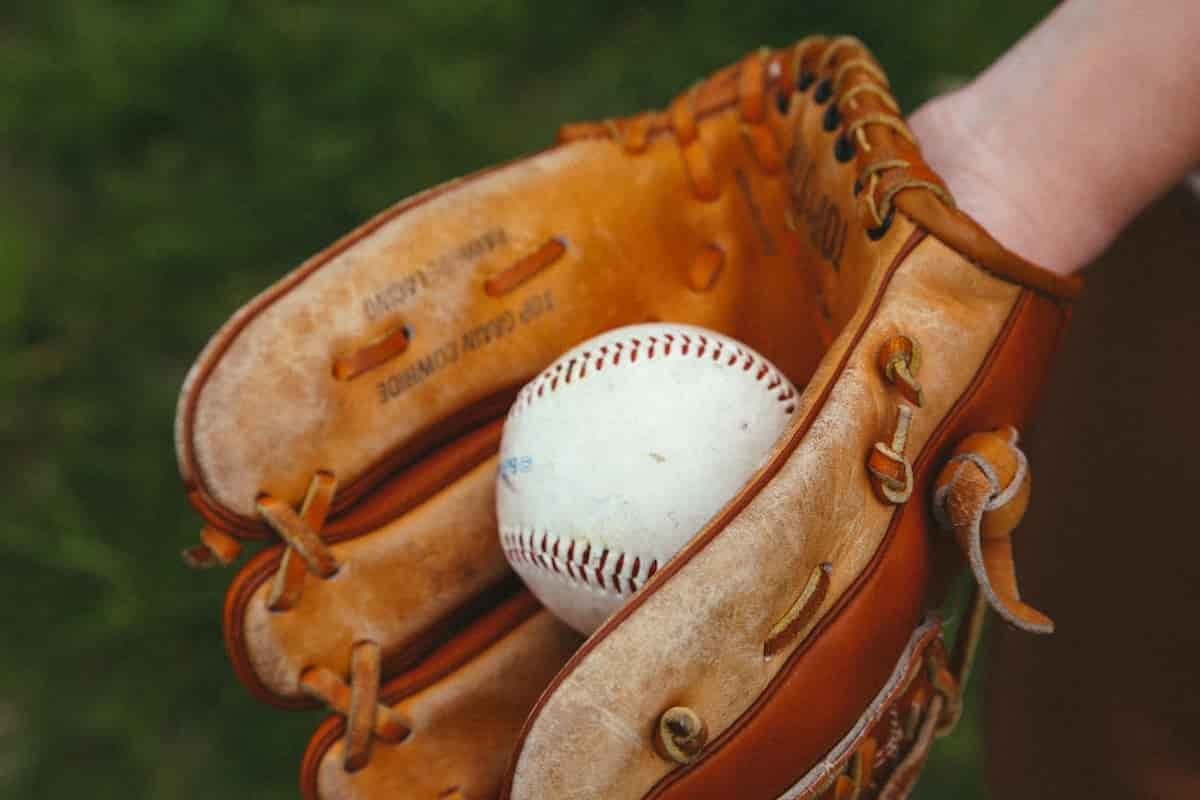 cowhide leather baseball gloves